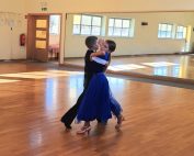 Nastop mladega plesnega para