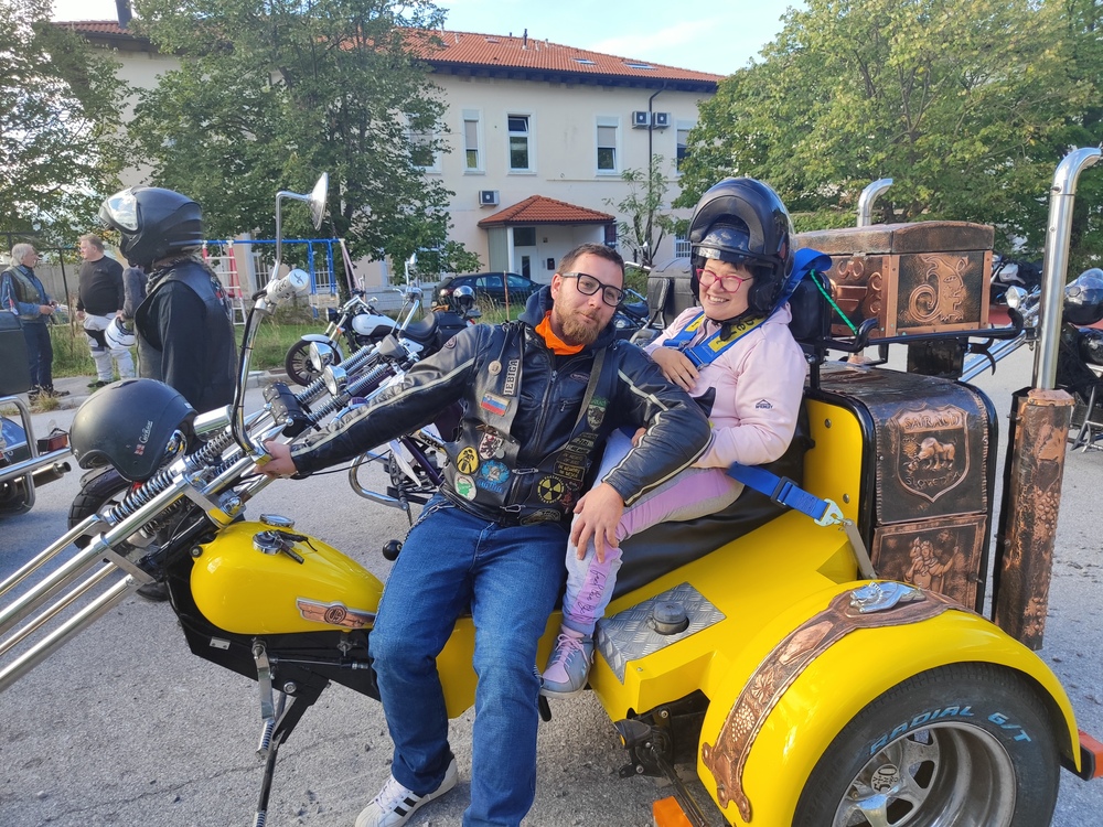 Iskreno veselje na motorju.
