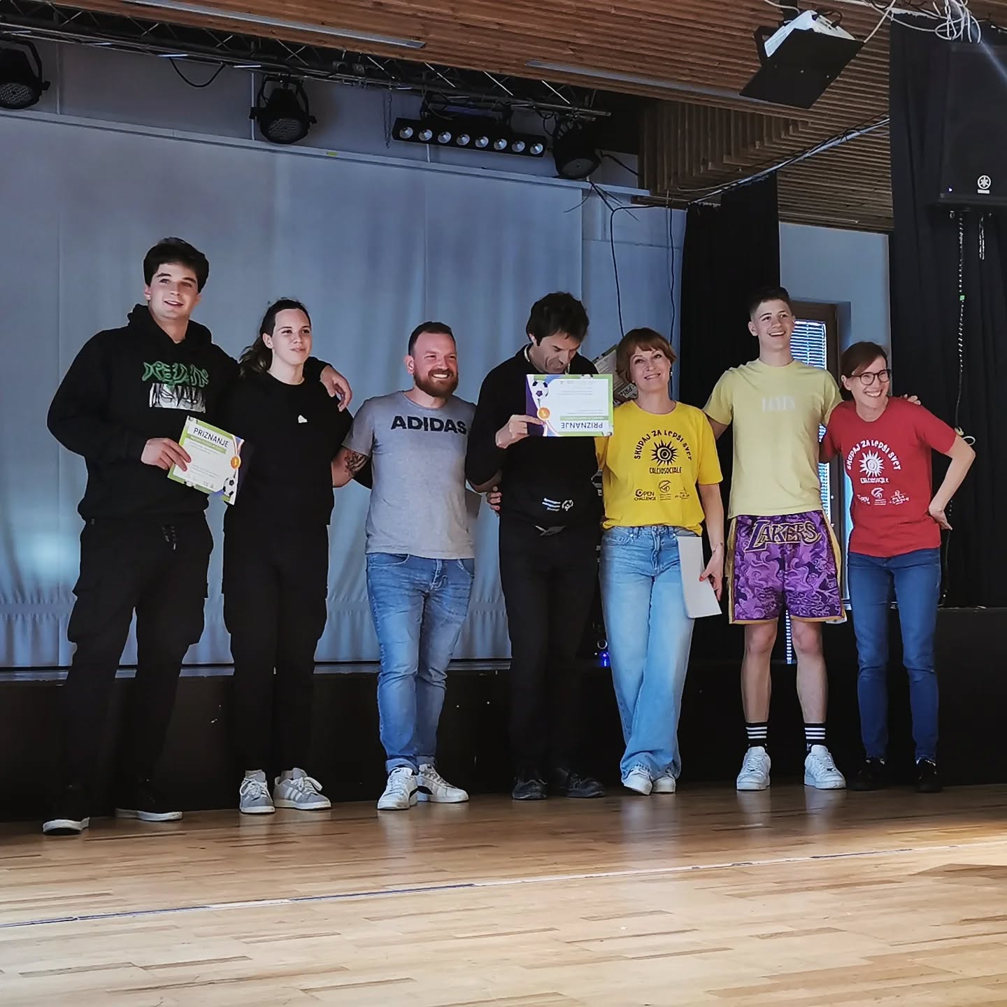 Veselje ob prejetih priznanjih in zaključku sodelovanja v letošnji izvedbi Calcio Sociale