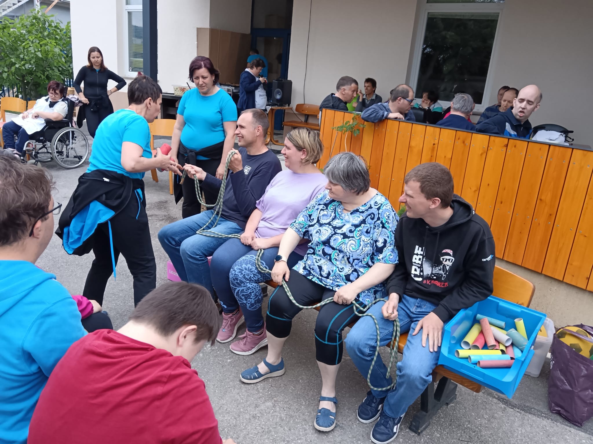 Čakamo na stroga navodila in še strožje sodnike za naše športne igre.