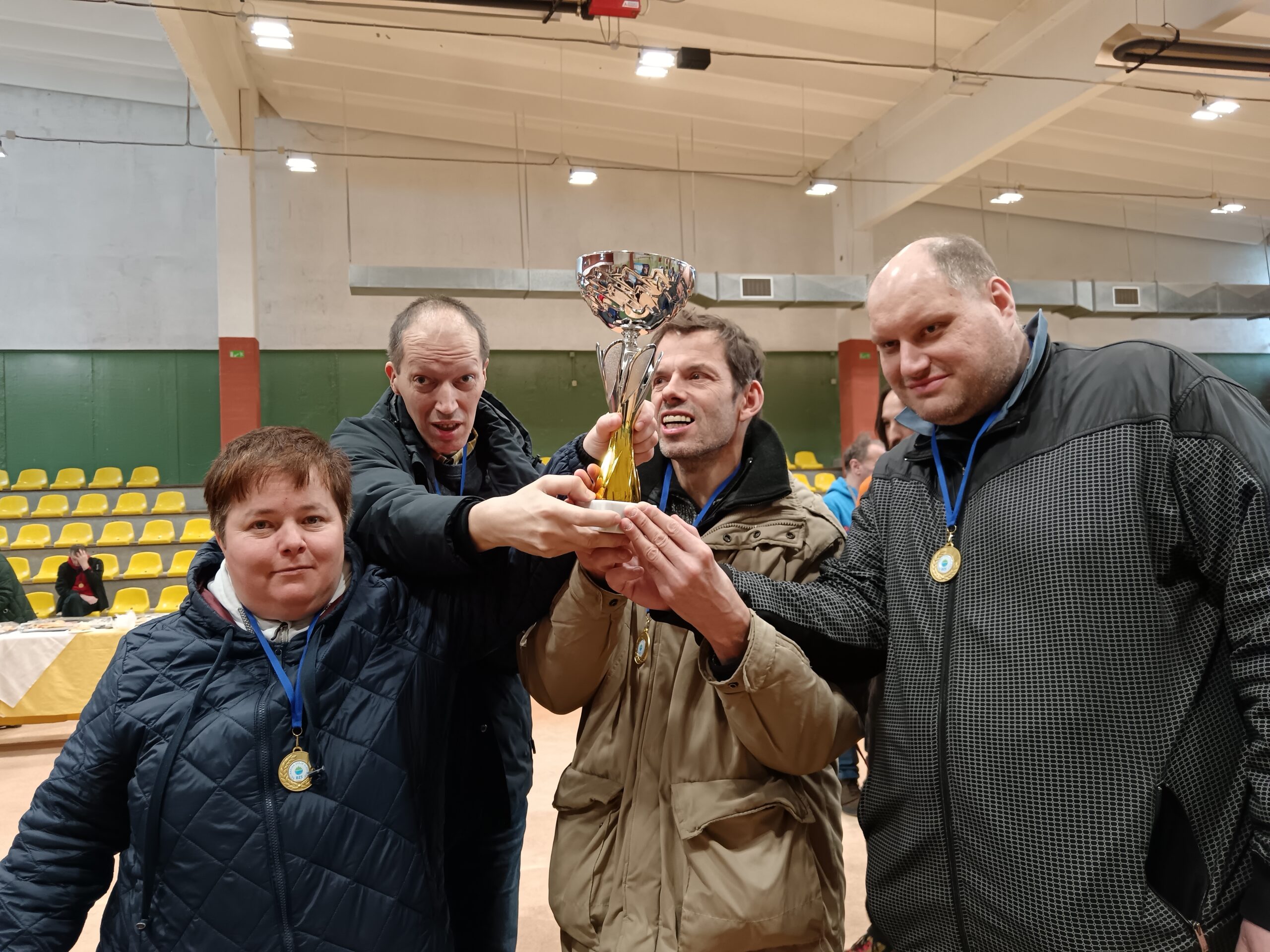 Zmagovalni pokal je naš !!!