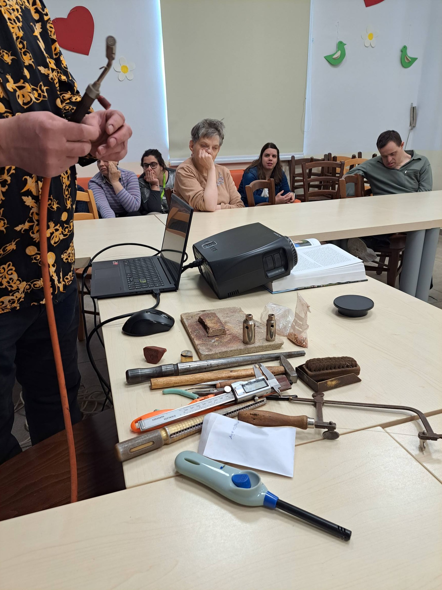 Spoznali smo orodja in postopek izdelave nakita