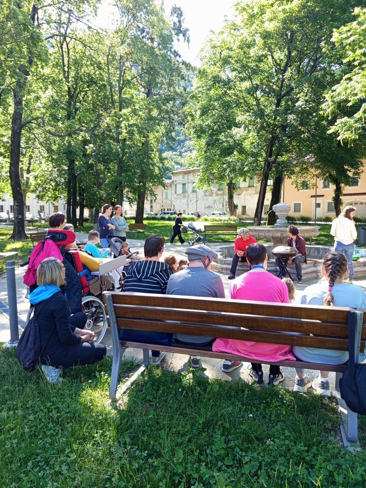 Postanek v hladni senčki vipavskega parka