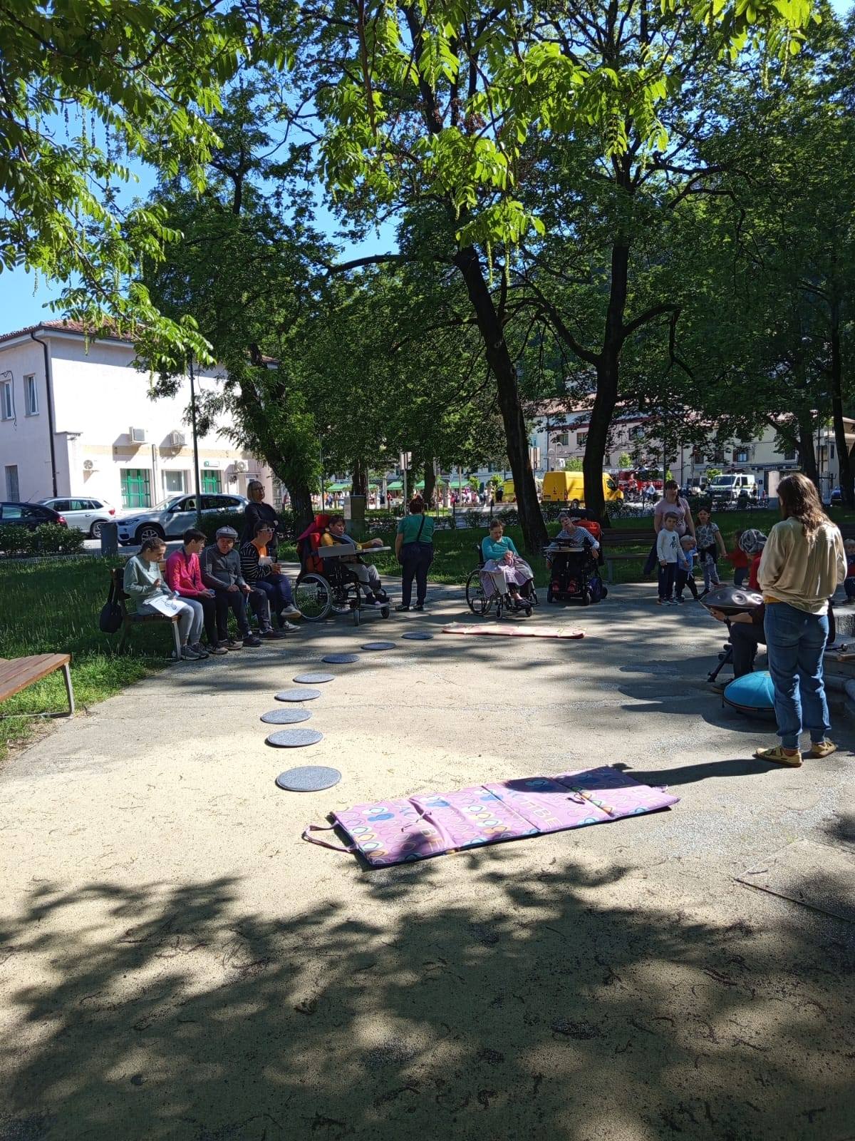 Organizatorji so pripravili pestro dogajanje na placu v Vipavi